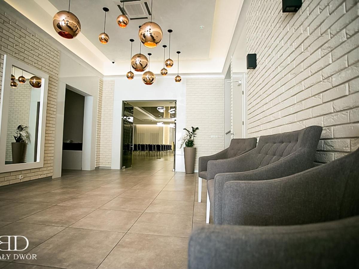 Bialy Dwor Bed & Breakfast Rychwal Exterior foto